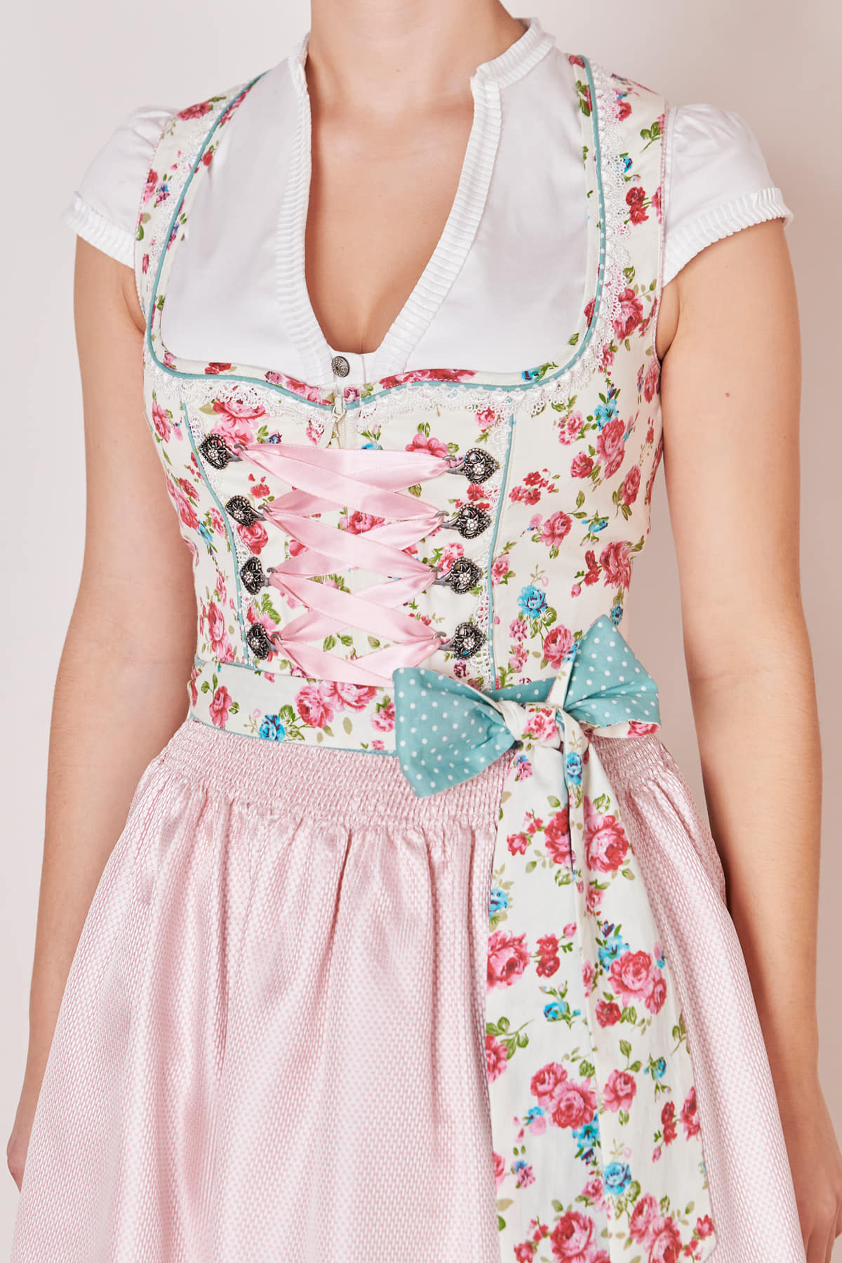 Dirndl Babe Cm In Ecru Im Kr Ger Dirndl Online Shop