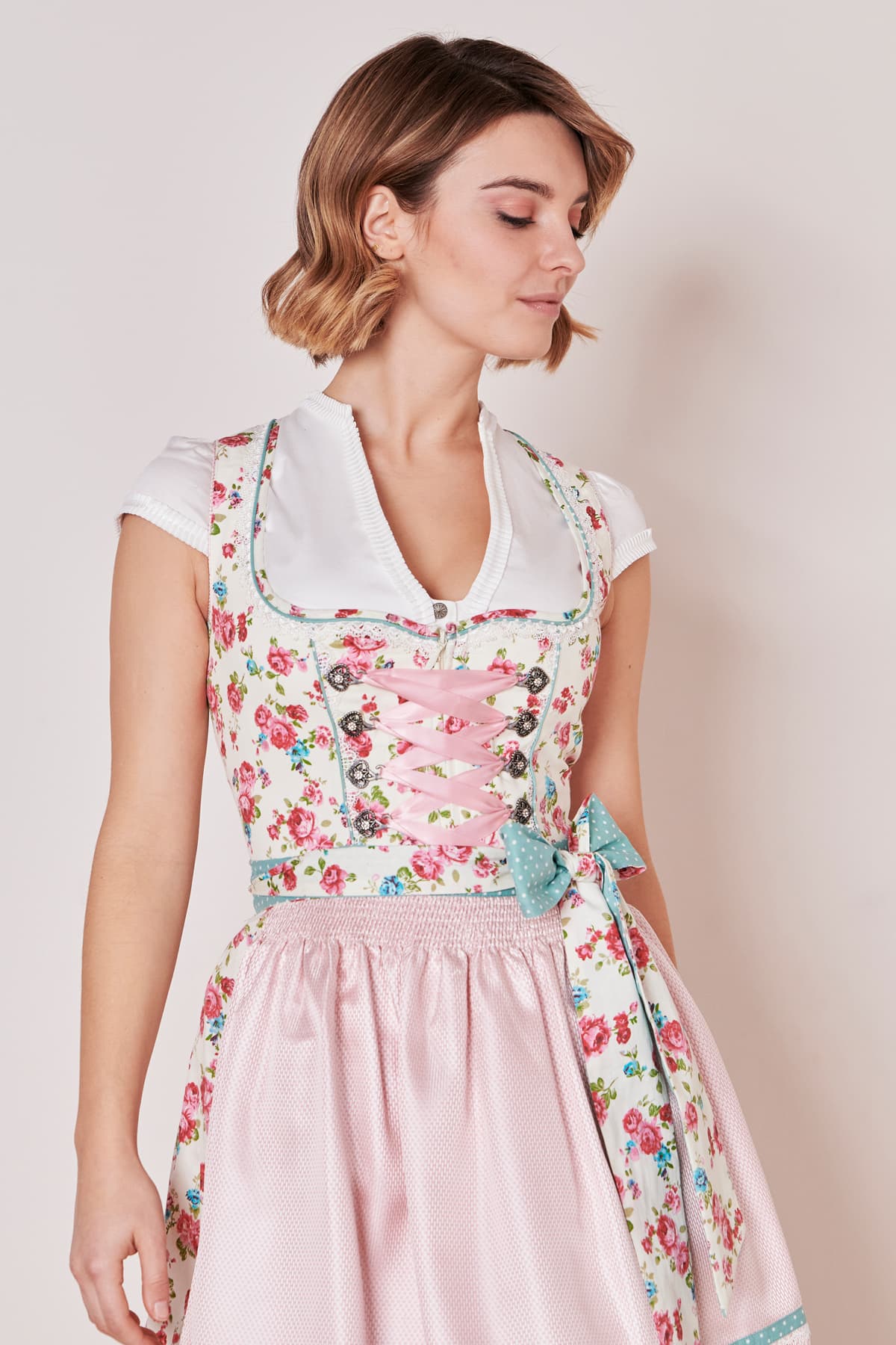 Dirndl Babe Cm In Ecru Im Kr Ger Dirndl Online Shop