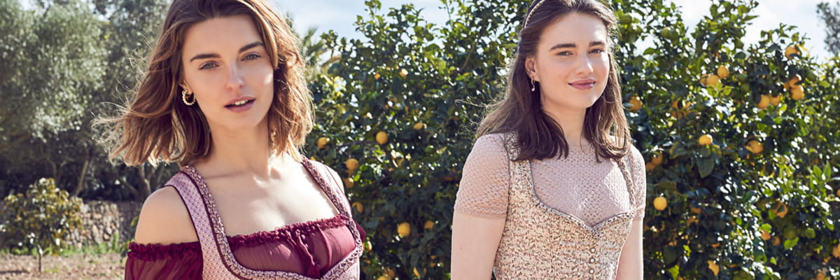 Dirndl mit Blumenmuster Dirndl mit Blumenmuster
