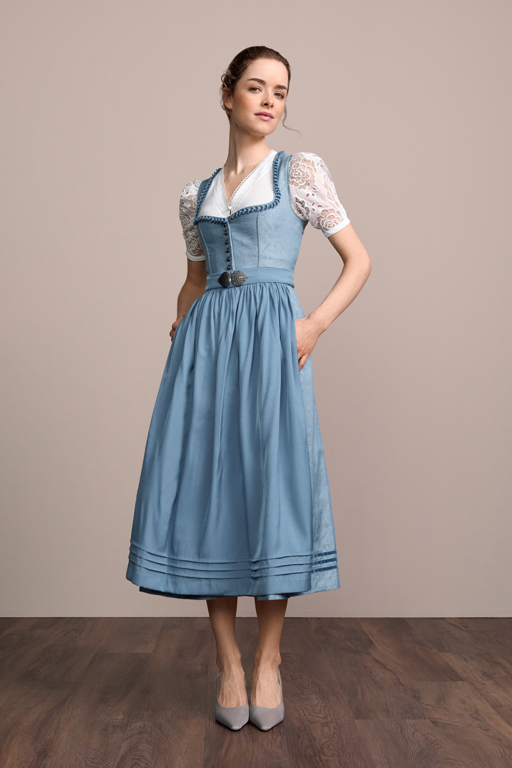 Long Dirndl in Julia Trentini Online Shop Long Dirndl in Julia Trentini Online Shop