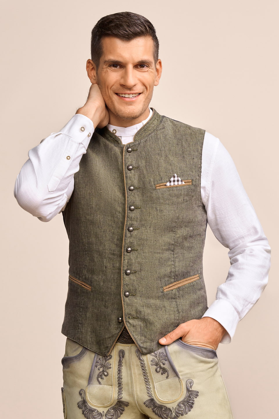 oktoberfest men dress Attire rich Bavarian history and include adjustable suspenders Best Oktoberfest Outfits for Men