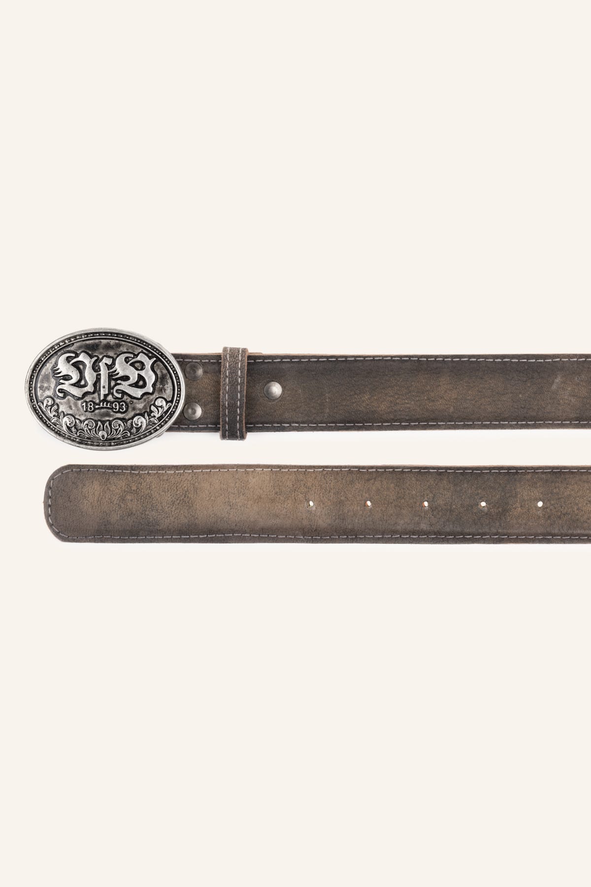 Trachten belt Neckarstadion