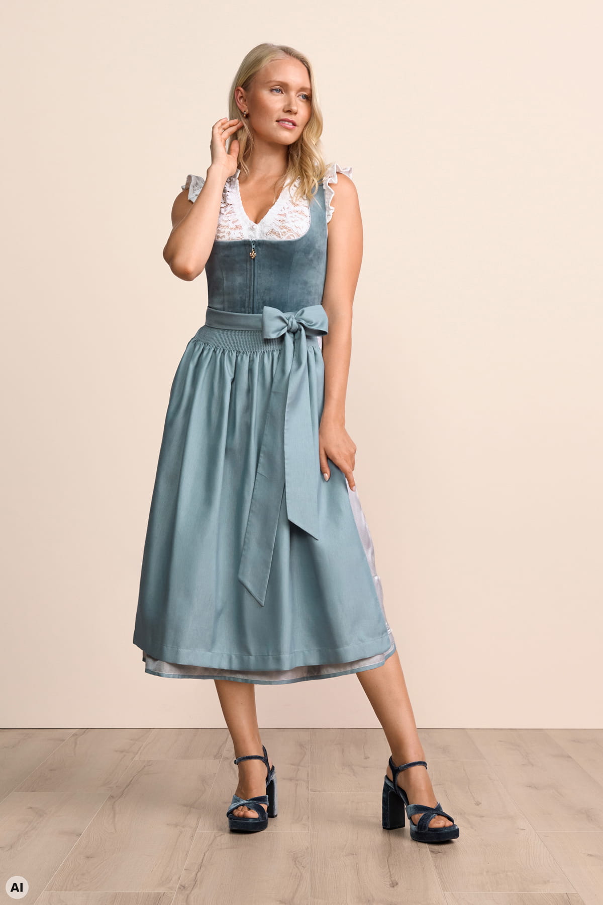 Dirndl Yalara (80cm)