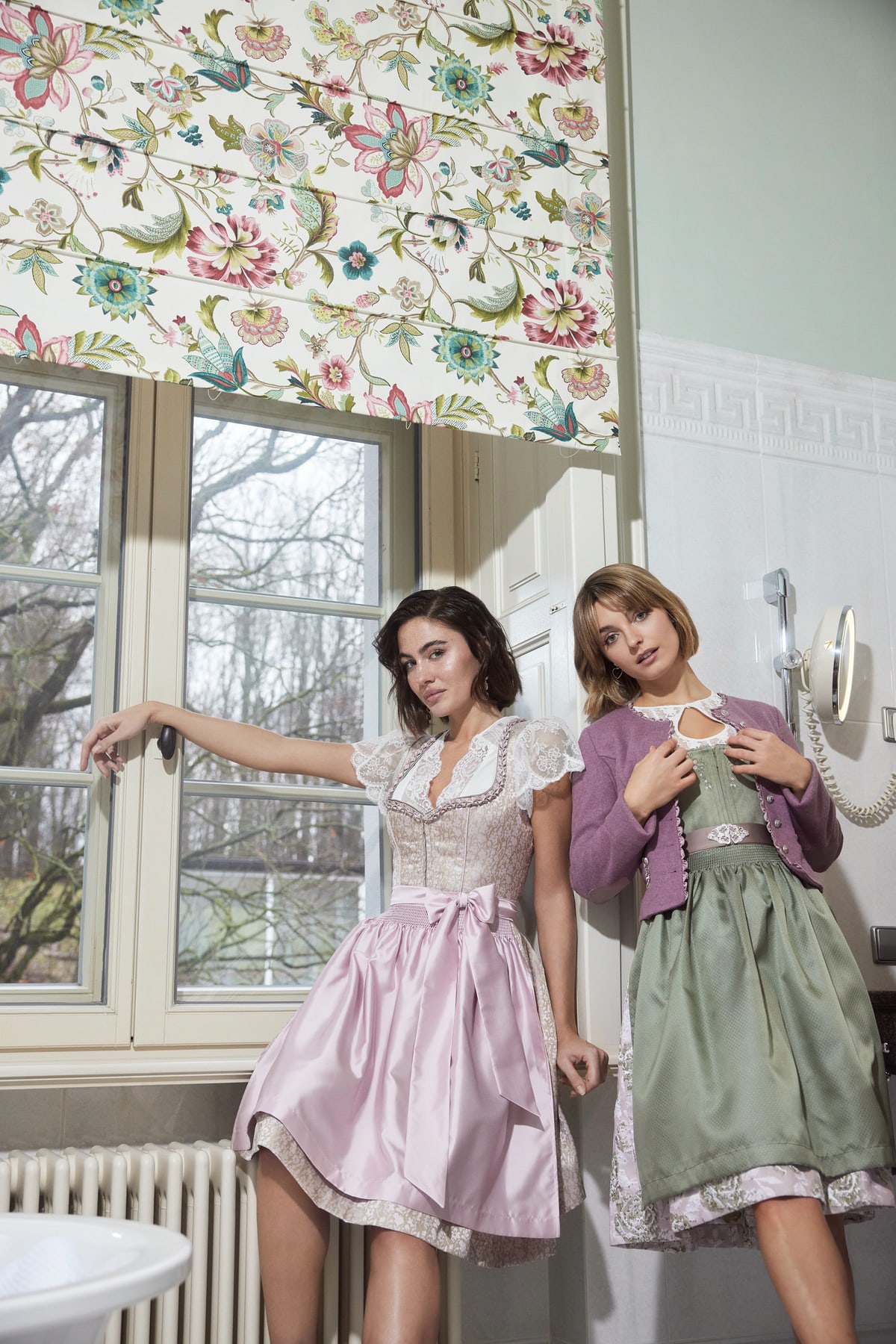Dirndl Neelia (60cm)