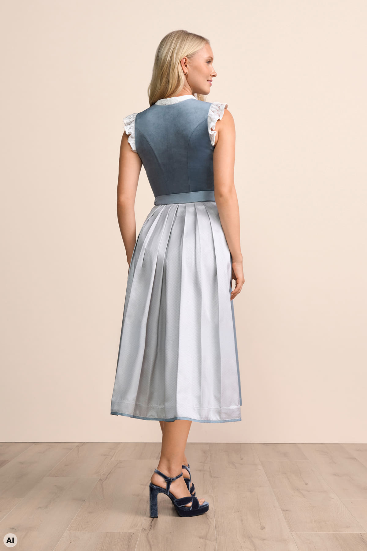 Dirndl Yalara (80cm)