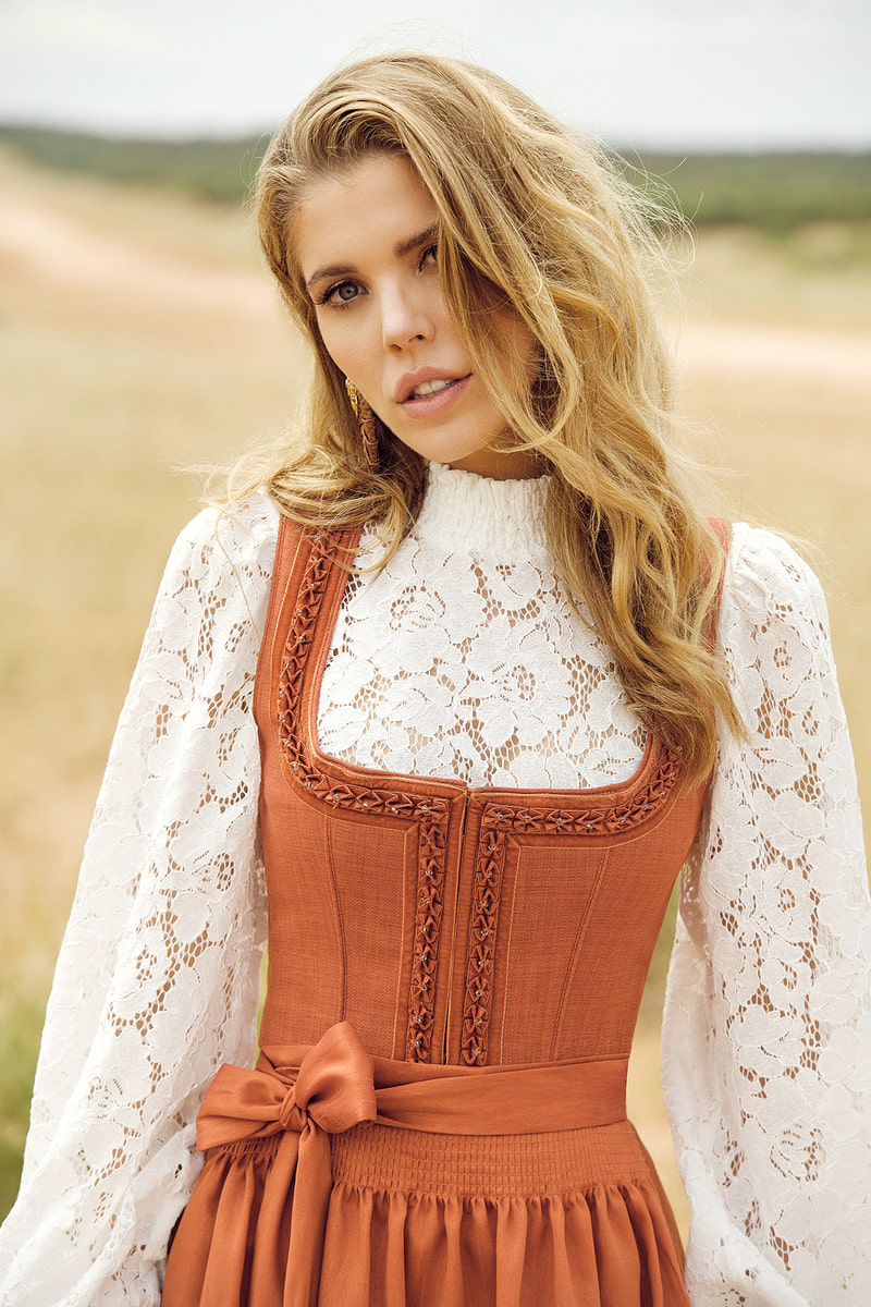 Dirndlbluse Kamaria